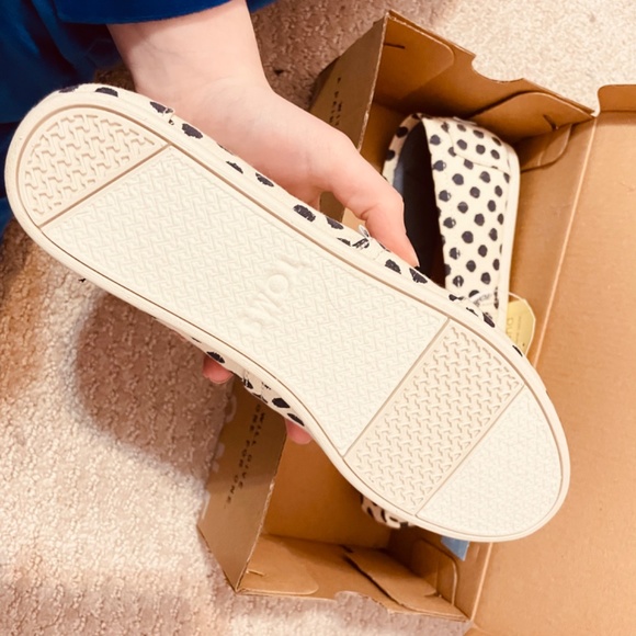 Toms Cream and black white polka dot beige size 8.5 womens new with tags NWT - Picture 2 of 6